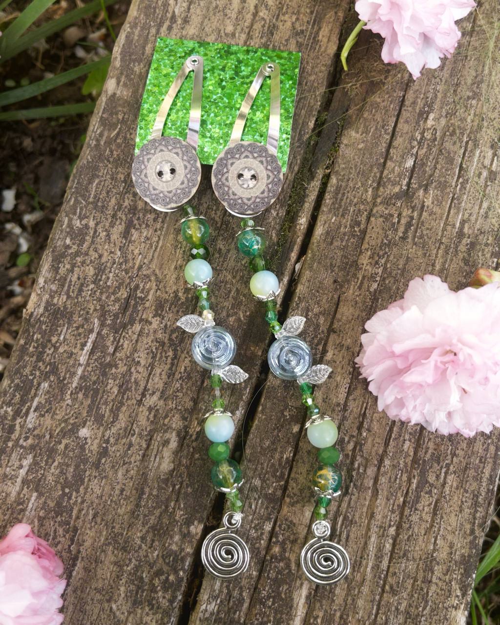 One pair of magic hairclips🌿 A garden of fairy-inspired hair jewelry°❀⋆.ೃ࿔*:・
