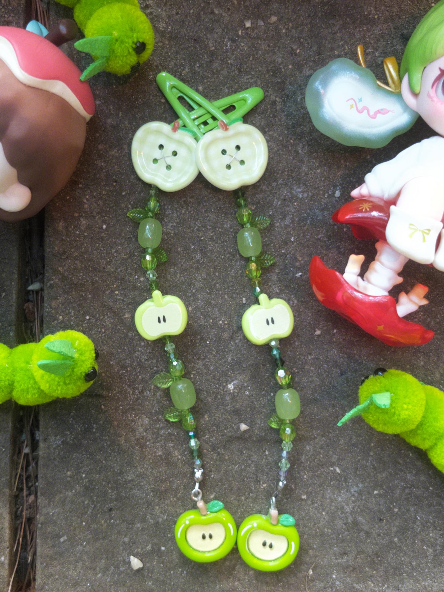 ٭˚🍏୨˚٭🐛! !