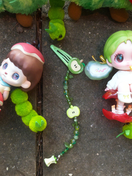 ༄˖°.🍏.ೃ࿔🐛*:･